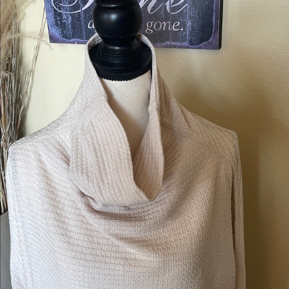 Free People We The Free Cowl Neck Kitty Thermal Waffle Knit Tunic Size XS - Picture 5 of 15